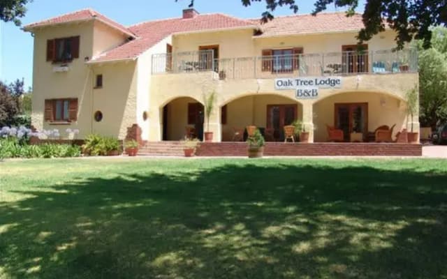 Oak Tree Lodge