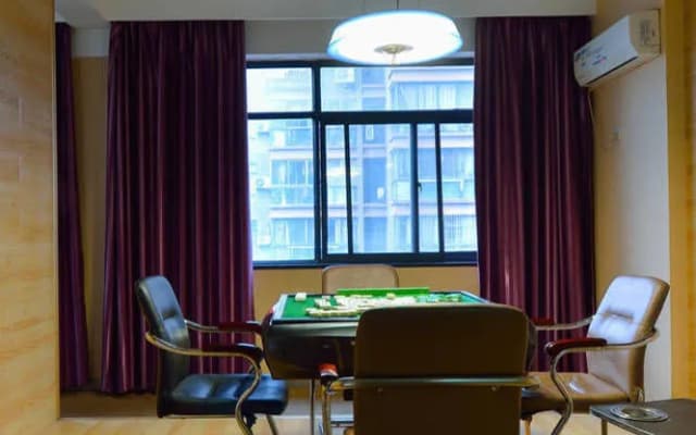 Xianning Jia Yuan Business Hotel