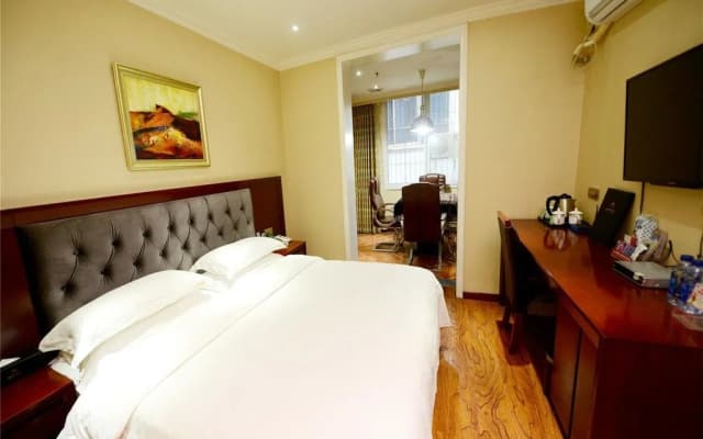 Dazhou Yimeijia Haitian Business Hotel