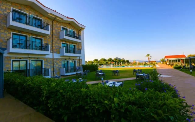 Acroter Hotel Spa