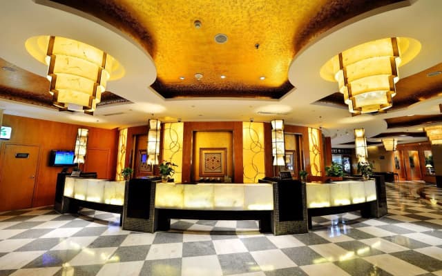 Luxemon Xinjiang Hongfu Hotel