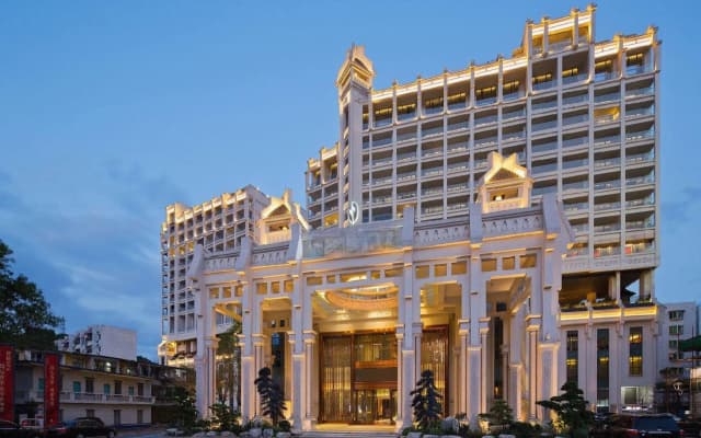 Biquan Kongzhong Hot Spring Hotel