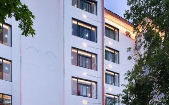 Baoting Haoyue Boutique Hotel
