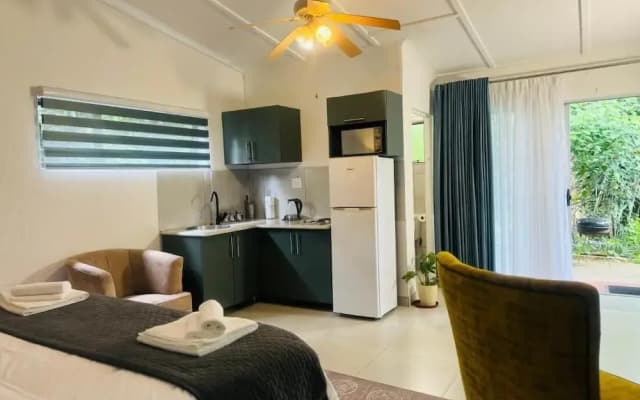 Room-busa House Self-catering Guest Hous