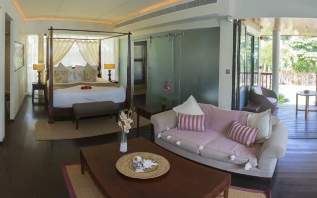 Dhevatara Beach Hotel