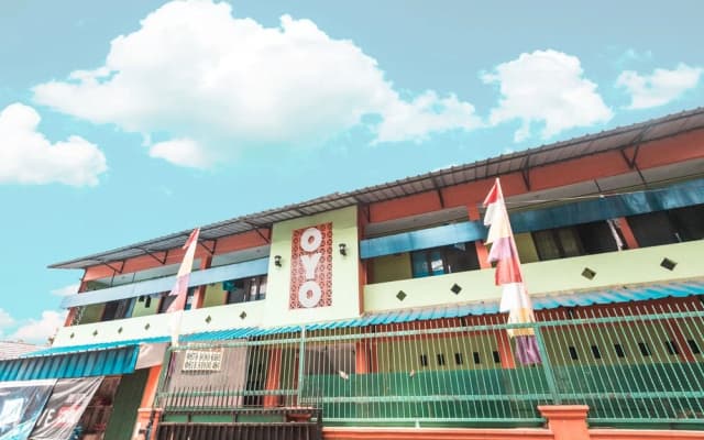 Amira Guest House by OYO Rooms