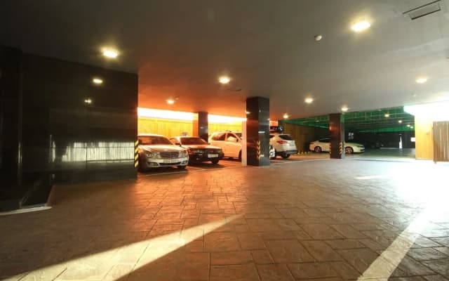 Jinju Hotel Beach