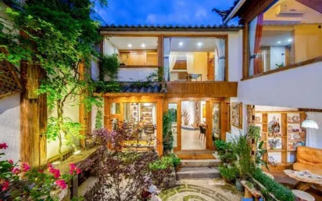Lijiang Xishan Yun She Homestay