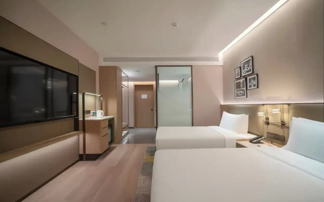 Holiday Inn Qingdao CBD by IHG