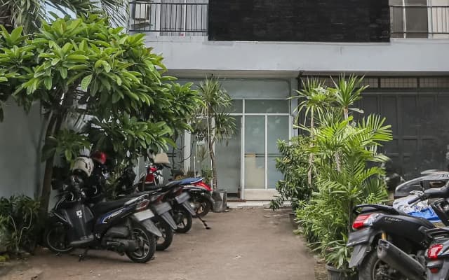 OYO 93584 RukotelNearICE BSD
