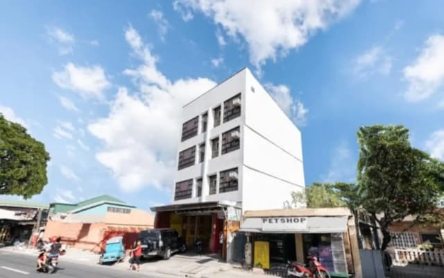 OYO 129 D'builders Rooms - New Lower Bicutan