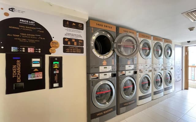 Sunway Resort Suites max 4 pax studio 1 mins walk to Sunway Pyramid