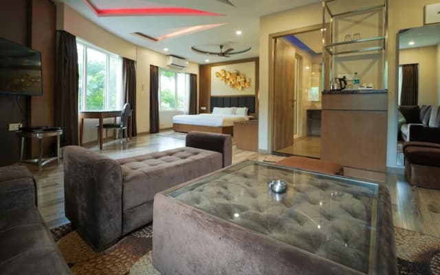 Club Nirvana Boutique Resort Pure-Veg