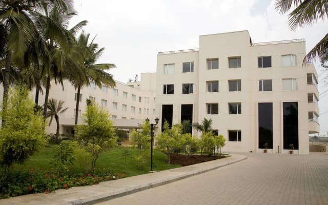 Featherlite Evoma Hotel