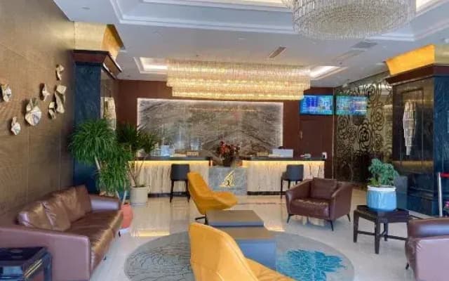 Yangjiang Gangwan Holiday Hotel