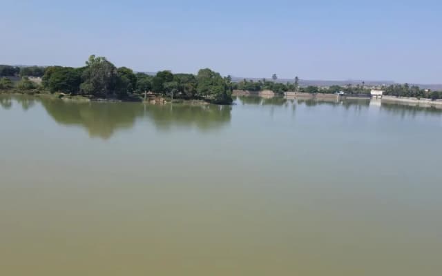 Hotel Shiv lake