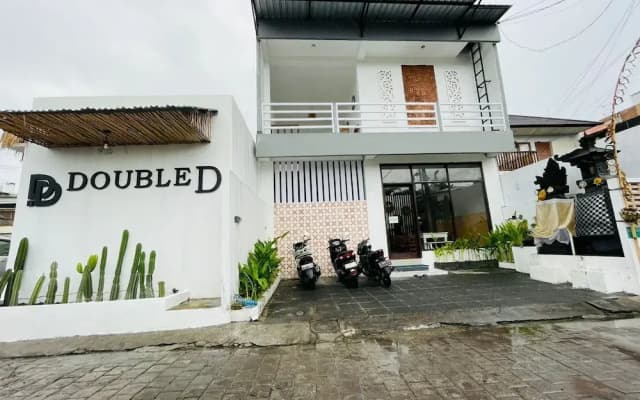 Double D Guesthouse and Villa