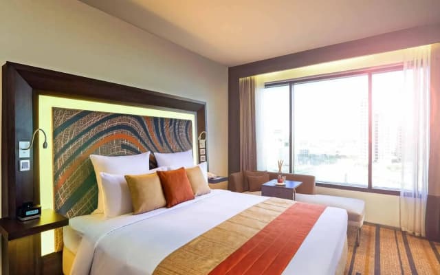 Novotel Kolkata Hotel & Residences Hotel