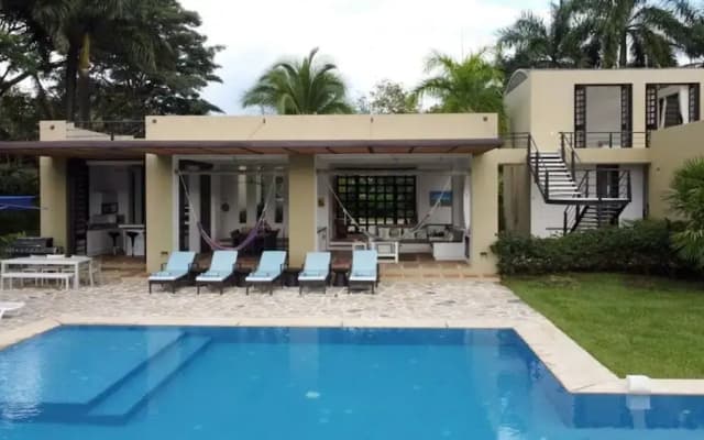 w Majestic 4BR Villa w Pool at Mesa de Yeguas