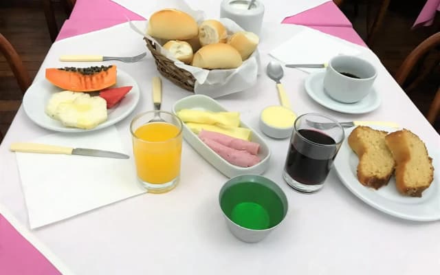 Hotel São Jorge, São Paulo - perto da 25 de Março fácil acesso ao Expo Center Norte e Mercado Municipal.