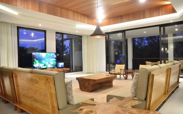 Atsuka Hill View 8BR Vila with Private Heated Pool