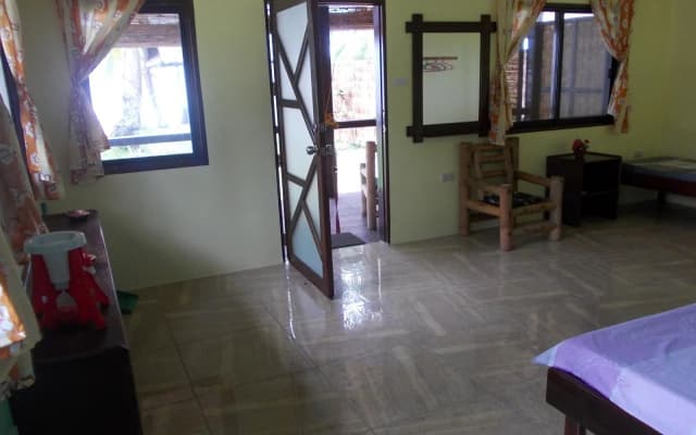 Eddie`s Beach Resort Siargao