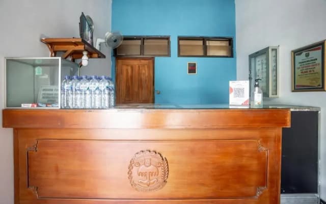 Hotel O Central Madiun Near Stasiun Kota Madiun