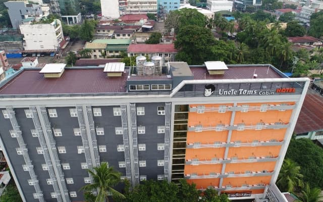 Uncle Toms Cabin Hotel