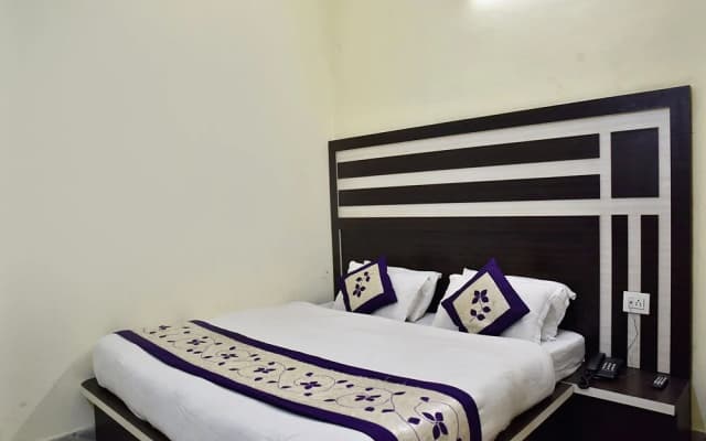 OYO 10333 Hotel The Taranant