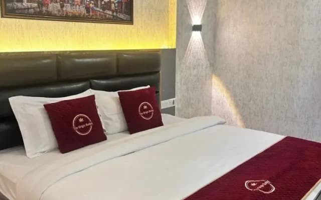 The Origin Suites opp Hyatt Regency