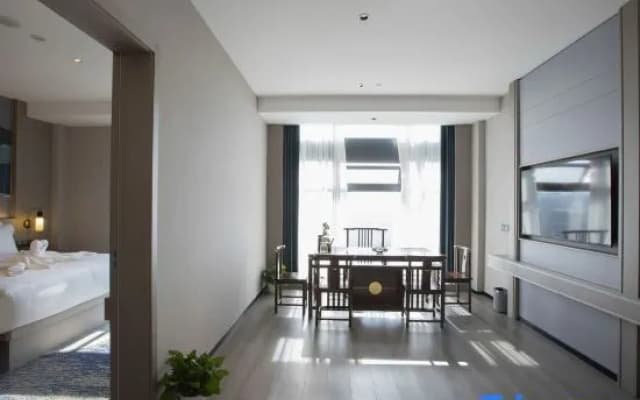 Zhonglian Lizhi Hotel (Wenzhou Longwan JinhaiLake Branch)