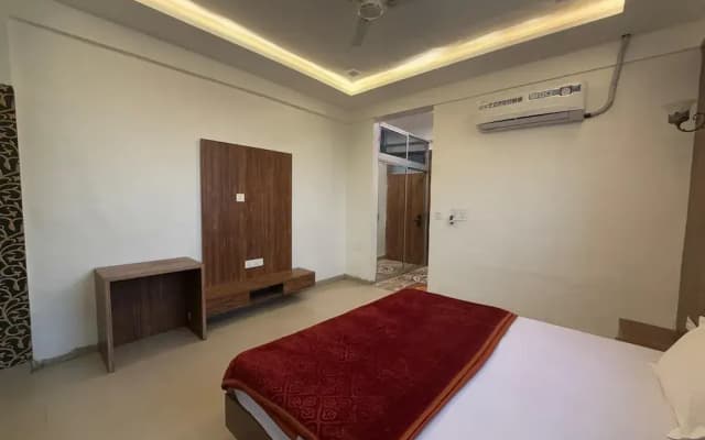 Shree Radha Residency-near ISKCON Temple
