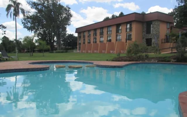 African Sky Hotels - Pine Lake Inn