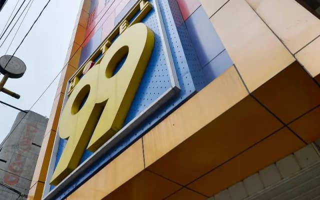 Hotel 99 Monumento Caloocan