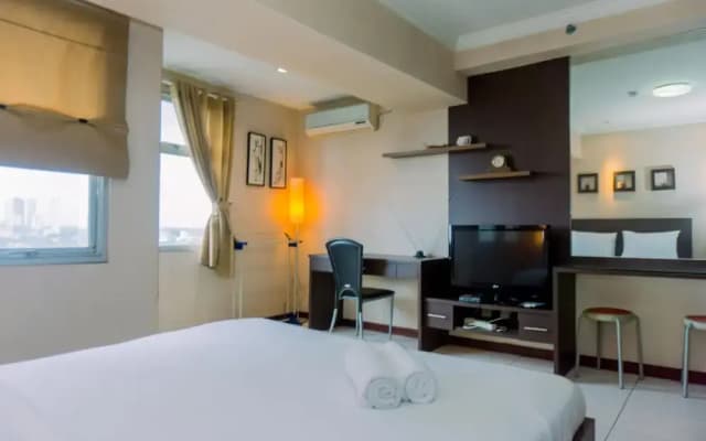 Modern Look And Comfy Studio Great Western Resort Apartment