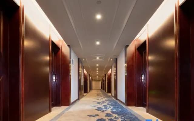 Vienna International Hotel (Hengyang East High-speed Railway Station)