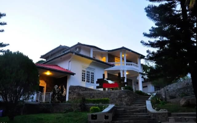 The Kandy Mount Layathraa