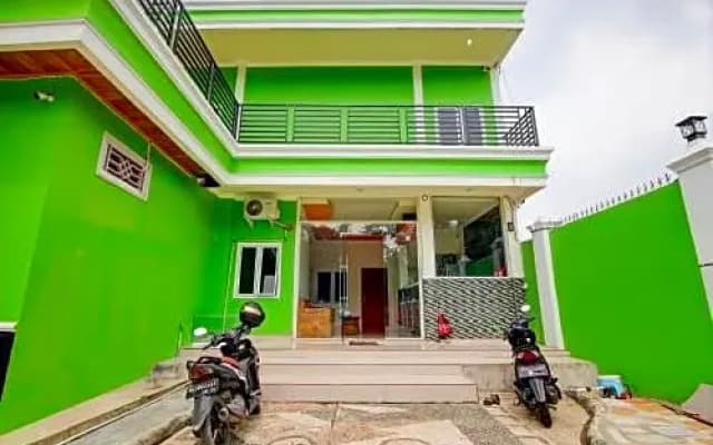 OYO 90715 Green Guesthouse