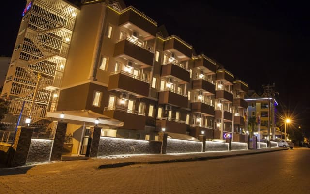 Comet De Luxe Hotel