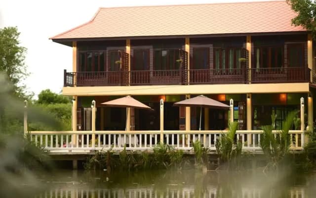 River Jam Amphawa