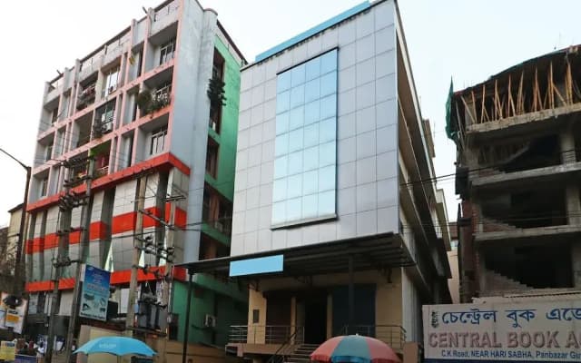 OYO 11723 Hotel Barney Grand