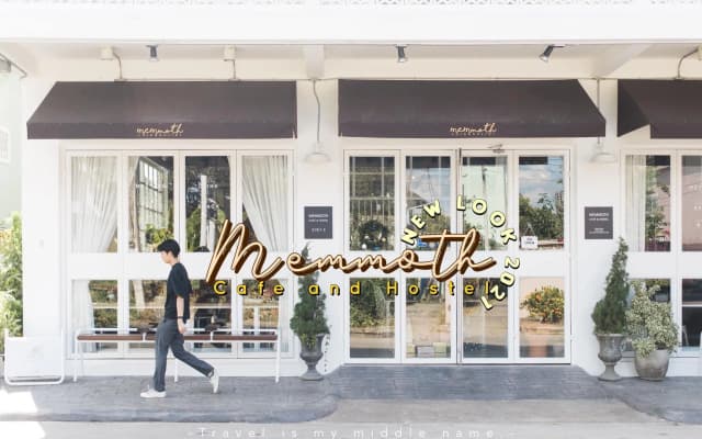 Memmoth Cafe & Hostel in Lampang