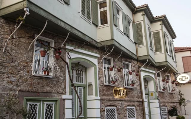 Opus 1910 Otel