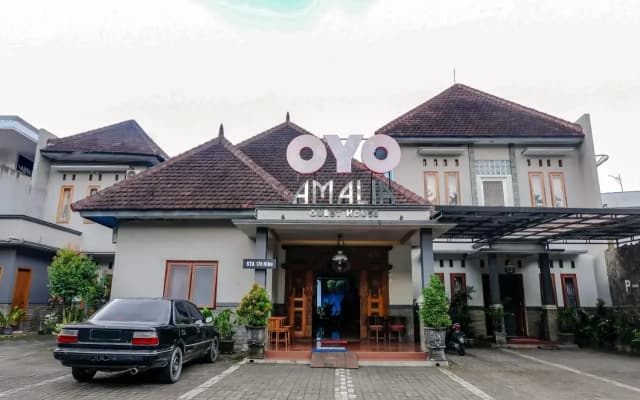 778 Guest House Amalia Malang