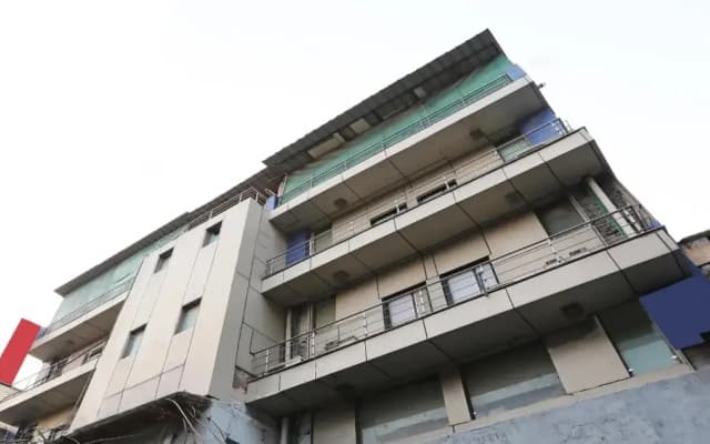 Hotel3BS Houses Dx by OYO Rooms