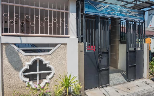 RedDoorz near MT Haryono Semarang