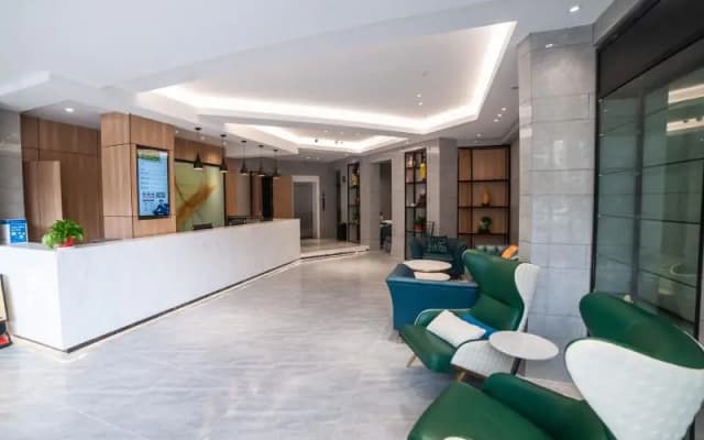 Green Tree Inn Express Suzhou Zhangjiagang Free Trade Zone Central Plaza