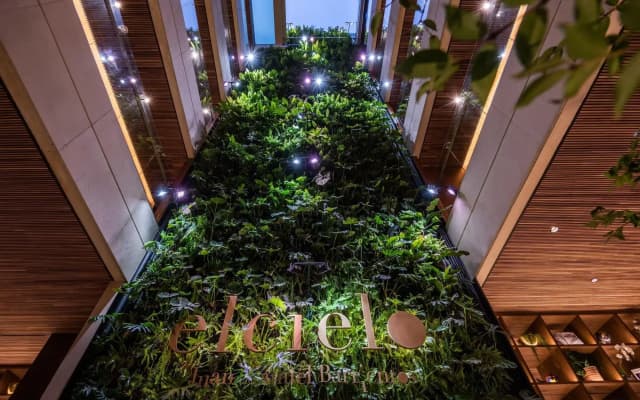 Elcielo Hotel & Restaurant