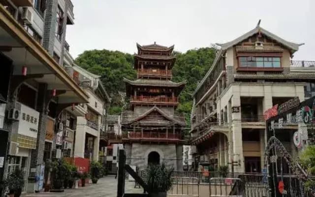 Liuzhou Panlong Yueyin Hotel