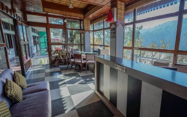 Hotel Silverton (180 lake view)